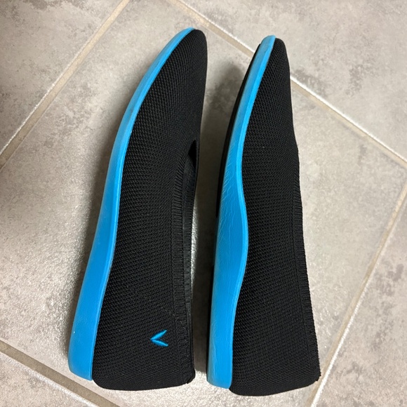 VIVAIA "Aria Walker" Lightweight Pointed Toe Ballet Flats in Black and Blue - Picture 5 of 8